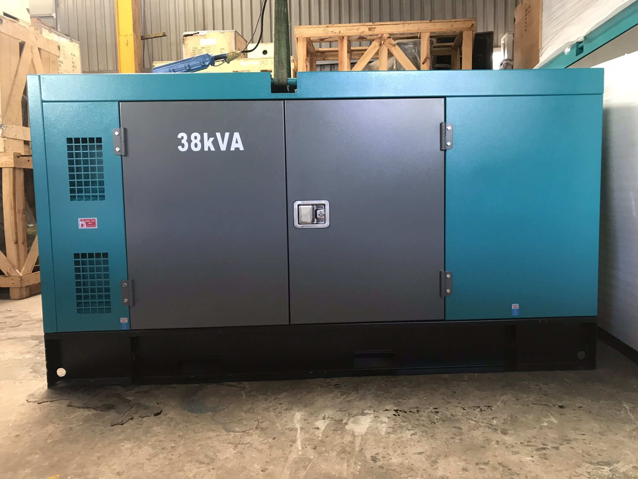 Máy phát điện xoay chiều Isuzu 38KVA