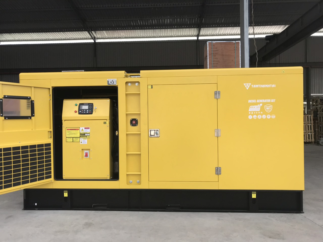 Máy phát điện mới Mitsubishi 40KVA
